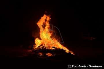 Hoguera de San Juan (Reportaje gráfico de Francisco Javier Santana y Antonio Alí)